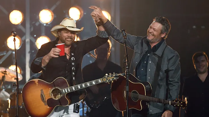 Blake-Shelton-crossed-paths-with-Toby-Keith