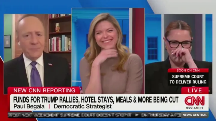 CNN news-panelists-laugh-at-joke-about-Trumps-weight-finances
